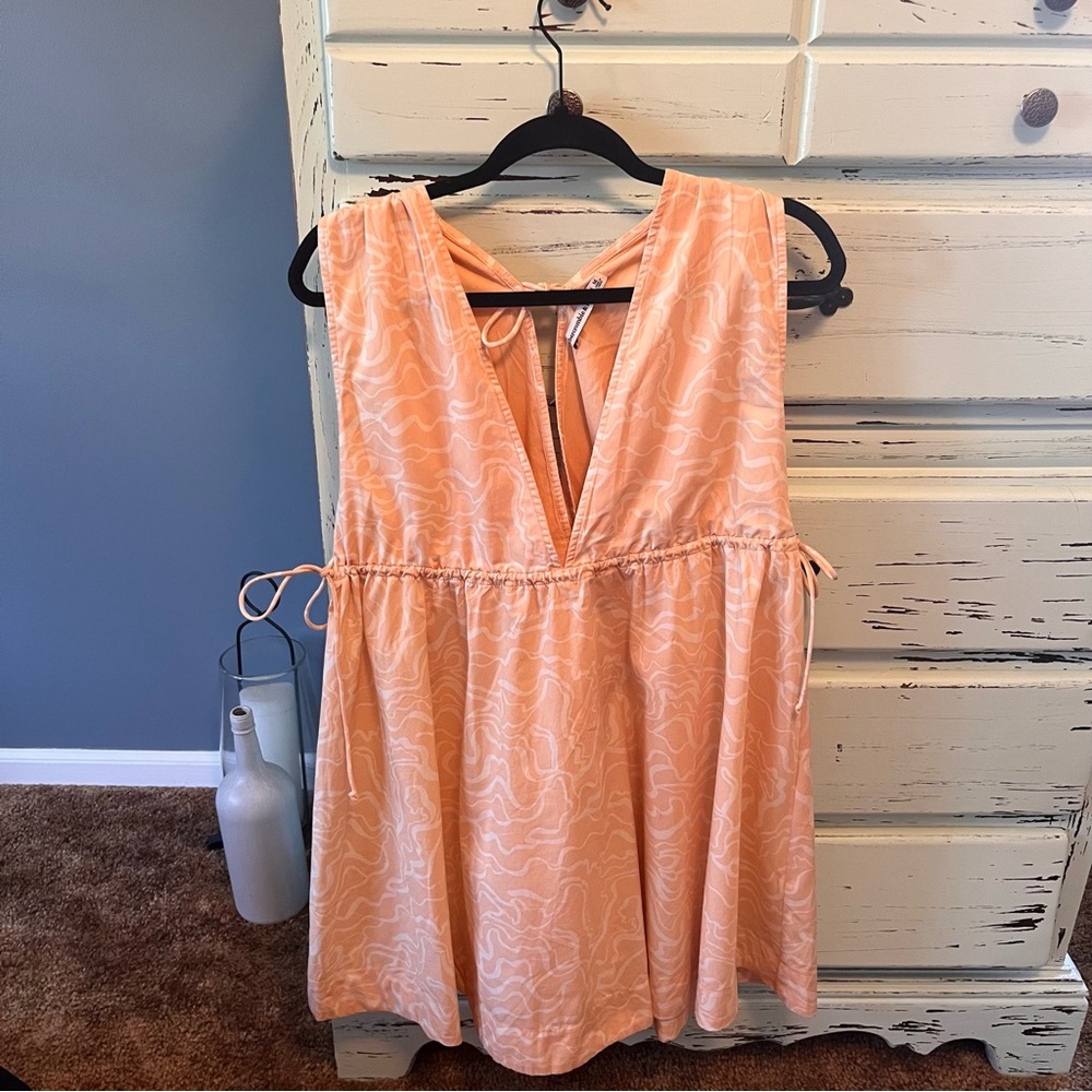 Abercrombie & Fitch Peach Tie Back Dress, size medium.